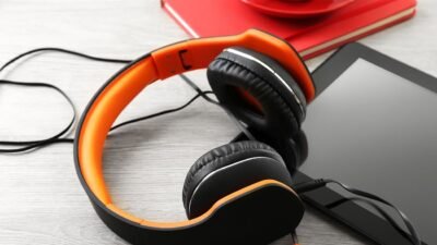 The Best Noise-Canceling Headphones Under $100